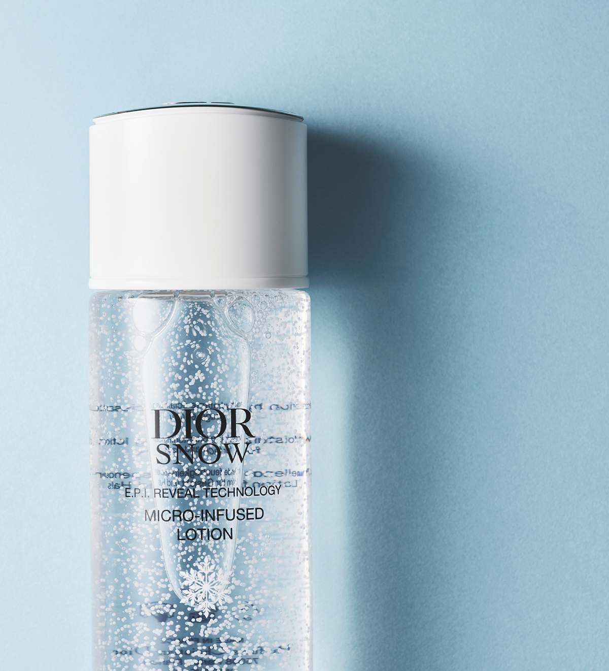 ディオール スノー マイクロ インフューズド ローション 175ml ￥8,800〈医薬部外品〉／Dior（パルファン・クリスチャン・ディオール）