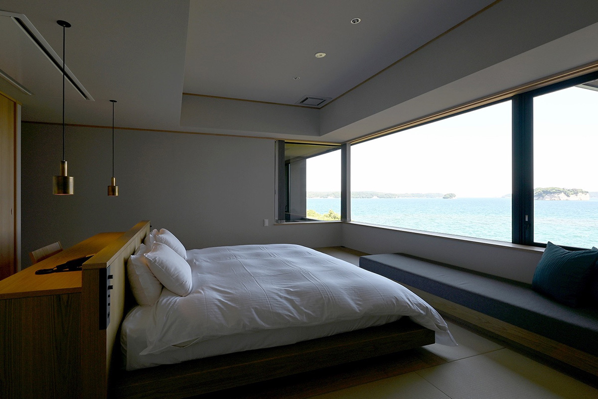 客室は能登島の地名をネーミング。本プランで使用するKODA＝向田は日本三大火祭りで知られる土地。こちらは客室にもサウナを完備。