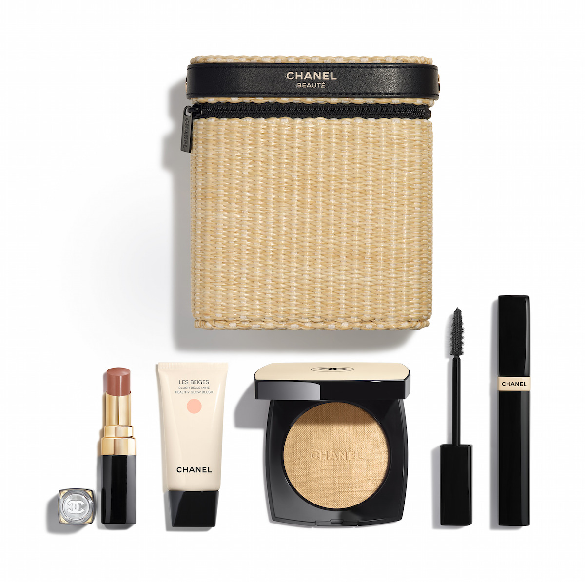 レ ベージュ パニエ デ エサンシエル（左から： ルージュ ココ フラッシュ 280、レ ベージュ ブラッシュ ベル ミン デリス、ルミエール デテ、レ ベージュ マスカラ ブラックのセット、バスケット付き） ¥37,510（5/8限定発売）