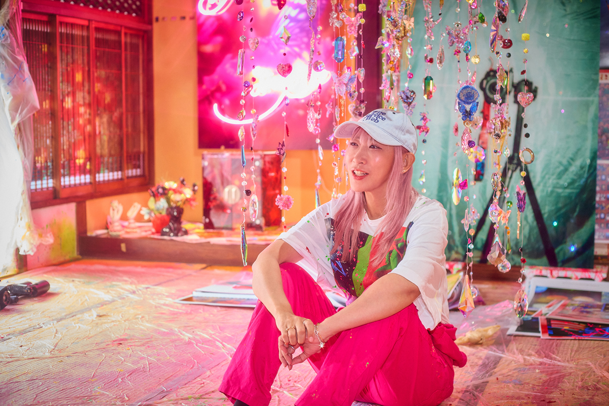 制作中の展覧会場にて。（portrait : kisimari）