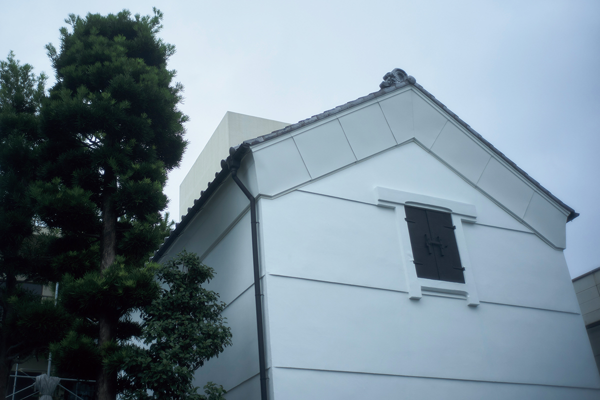 築130年の土蔵を改装したスタジオ「MUSIC inn Fujieda」には、後藤が無償提供した本格機材が揃う。　Photo：Saki Yagi