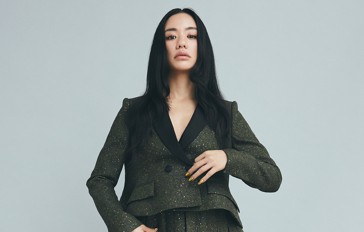 ジャケット￥1,100,000（参考価格）　スカート ¥1,300,000（参考価格）／ともにDior（クリスチャン ディオール）