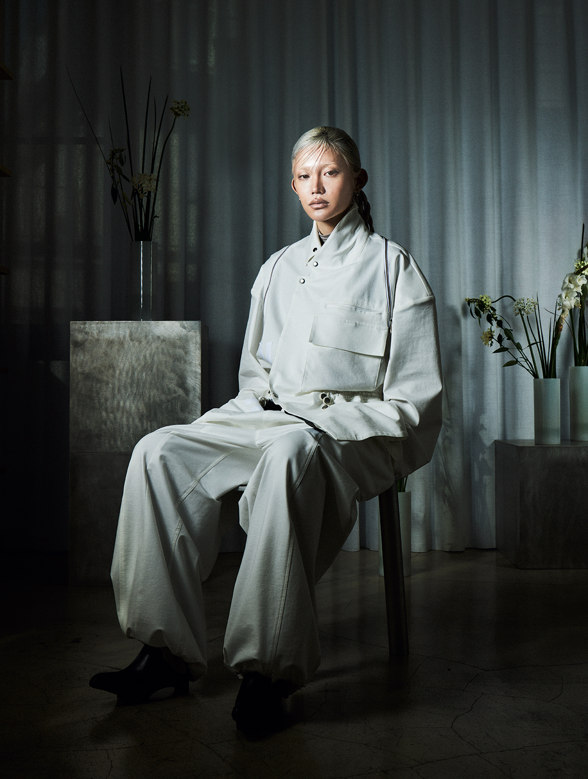 ジャンプスーツ¥115,500 シューズ¥69,300/ともにMukcyen(サカス ピーアール)