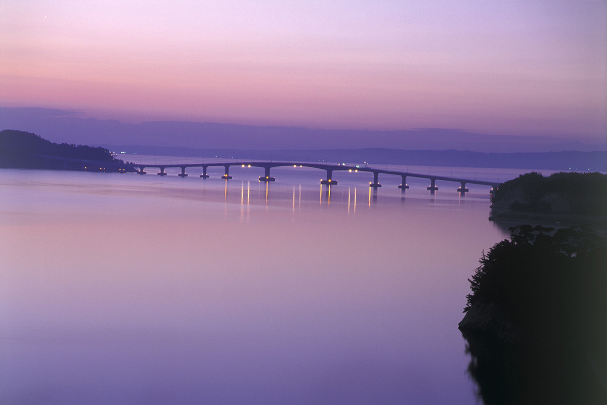 和倉温泉と能登島を繋ぐ能登島大橋。©︎Ishikawa Prefectural Tourism League