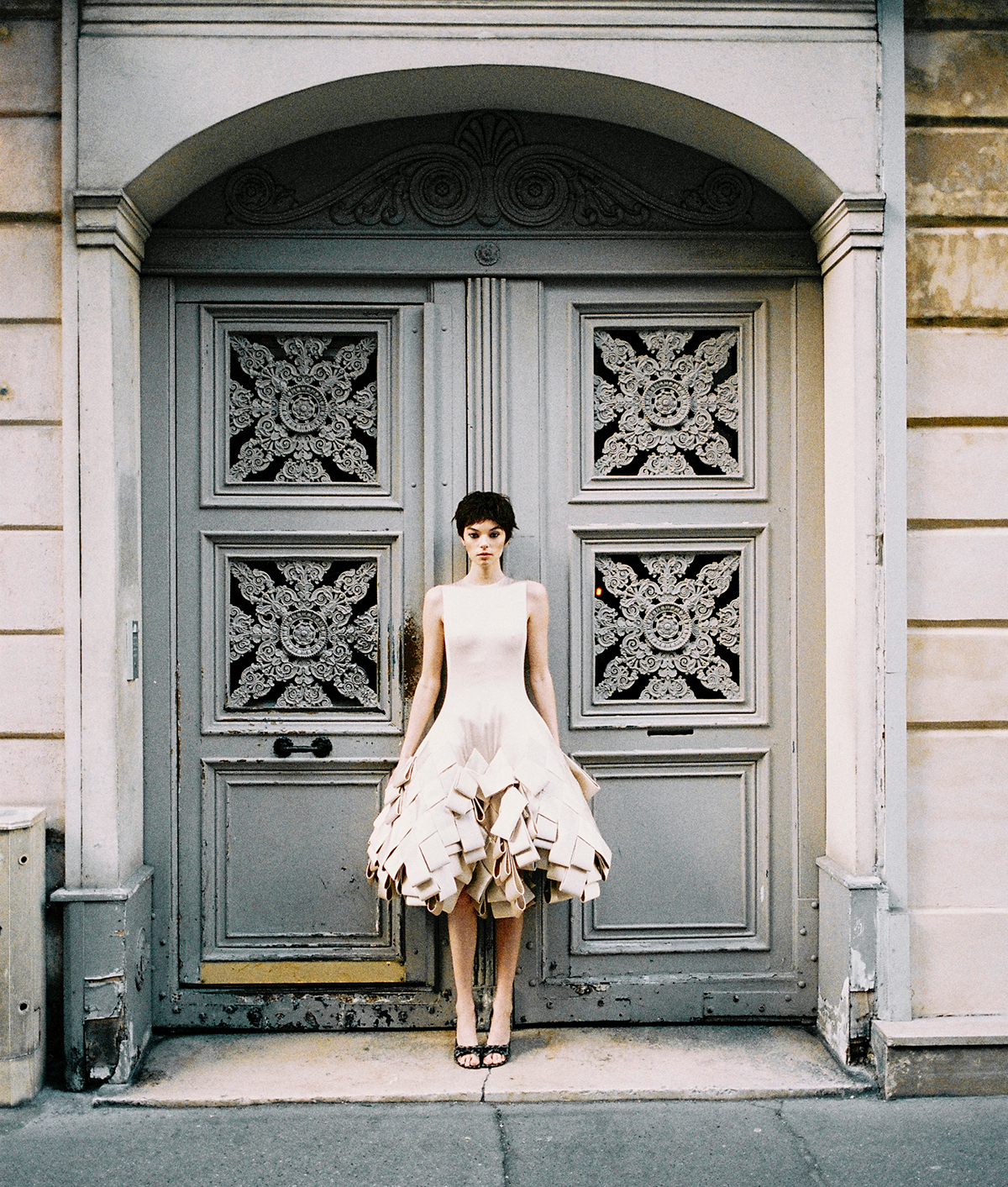 ドレス￥11,500,000（参考価格）　シューズ￥170,000／ともにDior（クリスチャン ディオール）