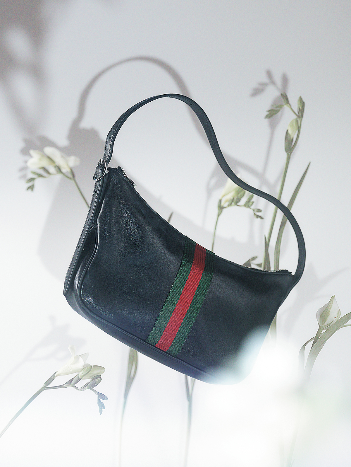 バッグ（H13×W22×D3cm）￥225,500／Gucci（グッチ クライアントサービス）