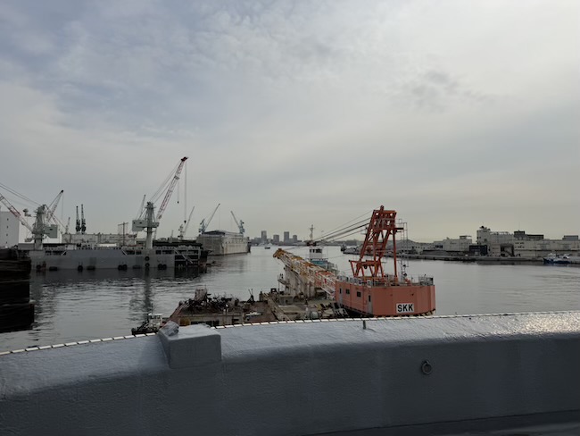 屋上から見える港の景色。