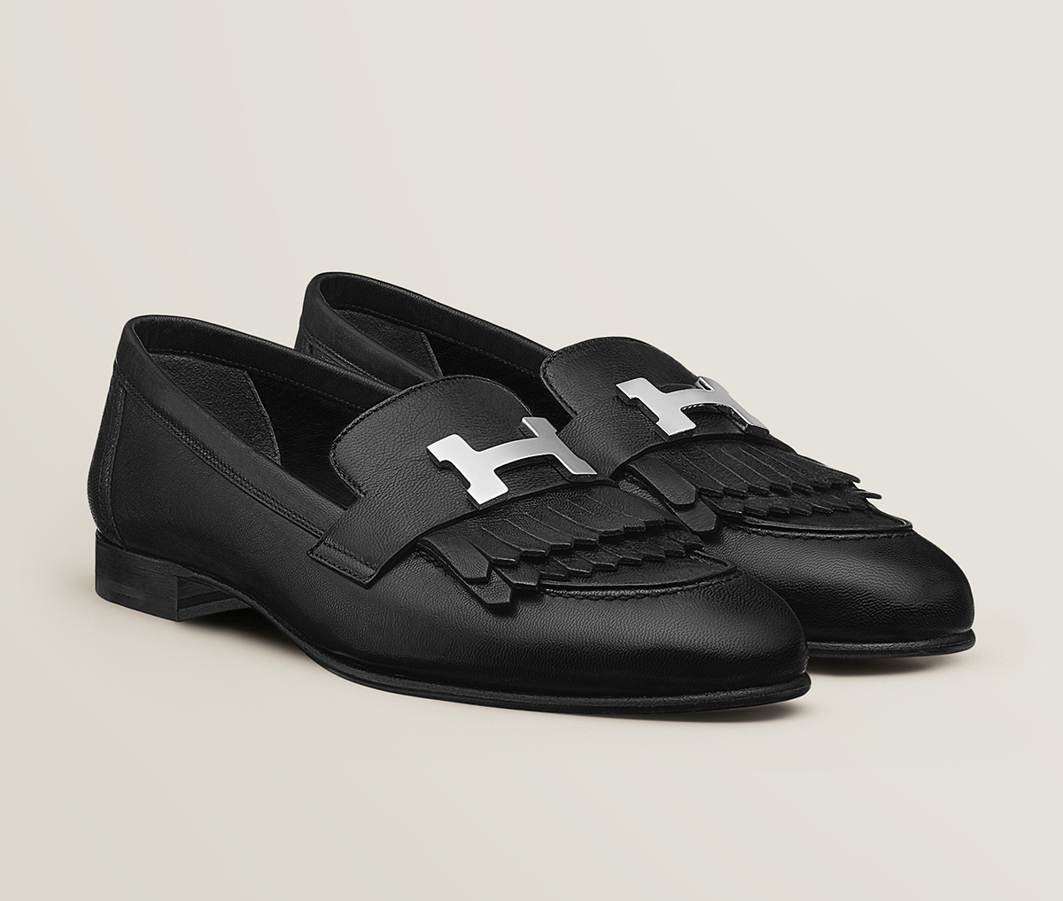 ローファー￥212,300／Hermès（エルメスジャポン 03-3569-3300）©Hermès