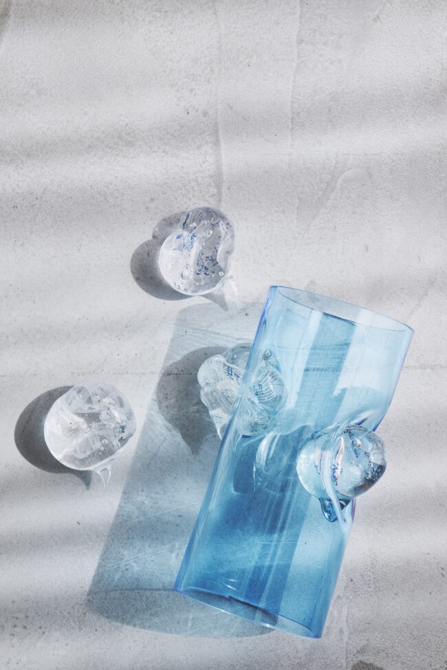 （左から）『つぶやきのかたまり』各¥33,000、『Between』¥66,000。