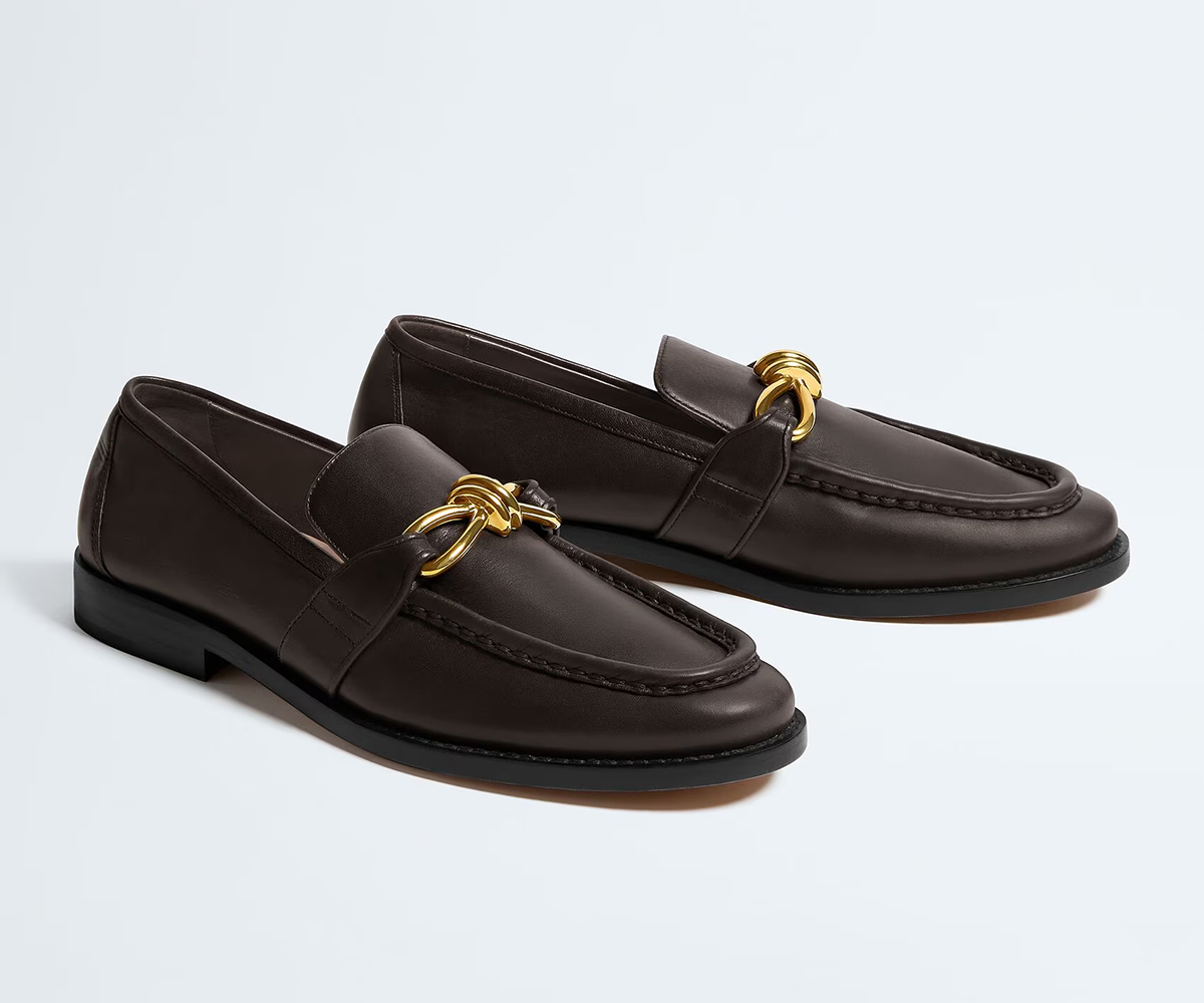 ローファー￥181,500／Bottega Veneta（ボッテガ・ヴェネタ ジャパン 0120-60-1966）