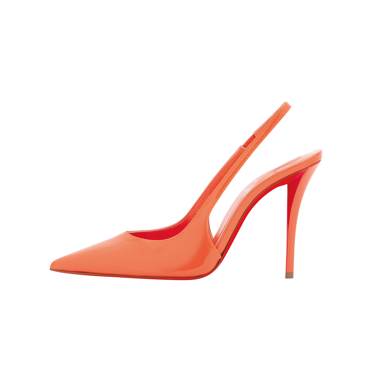 鮮やかなオレンジのシューズ（ヒール10cm）¥148,000／Christian Louboutin（クリスチャン ルブタン ジャパン）