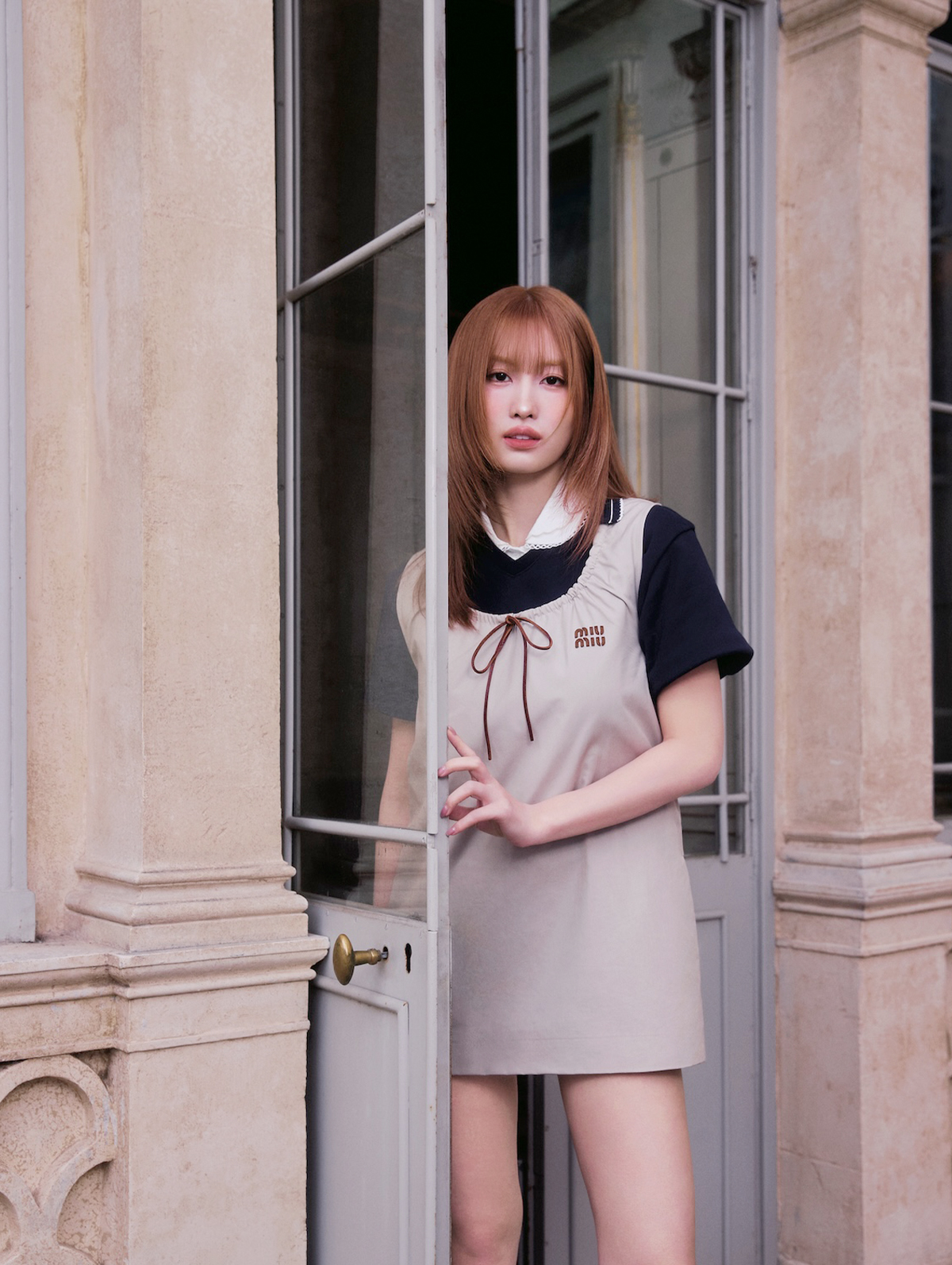 シャツ￥192,500　ポロシャツ￥187,000　ミニドレス￥363,000（すべて予定価格）／Miu Miu（ミュウミュウクライアントサービス）