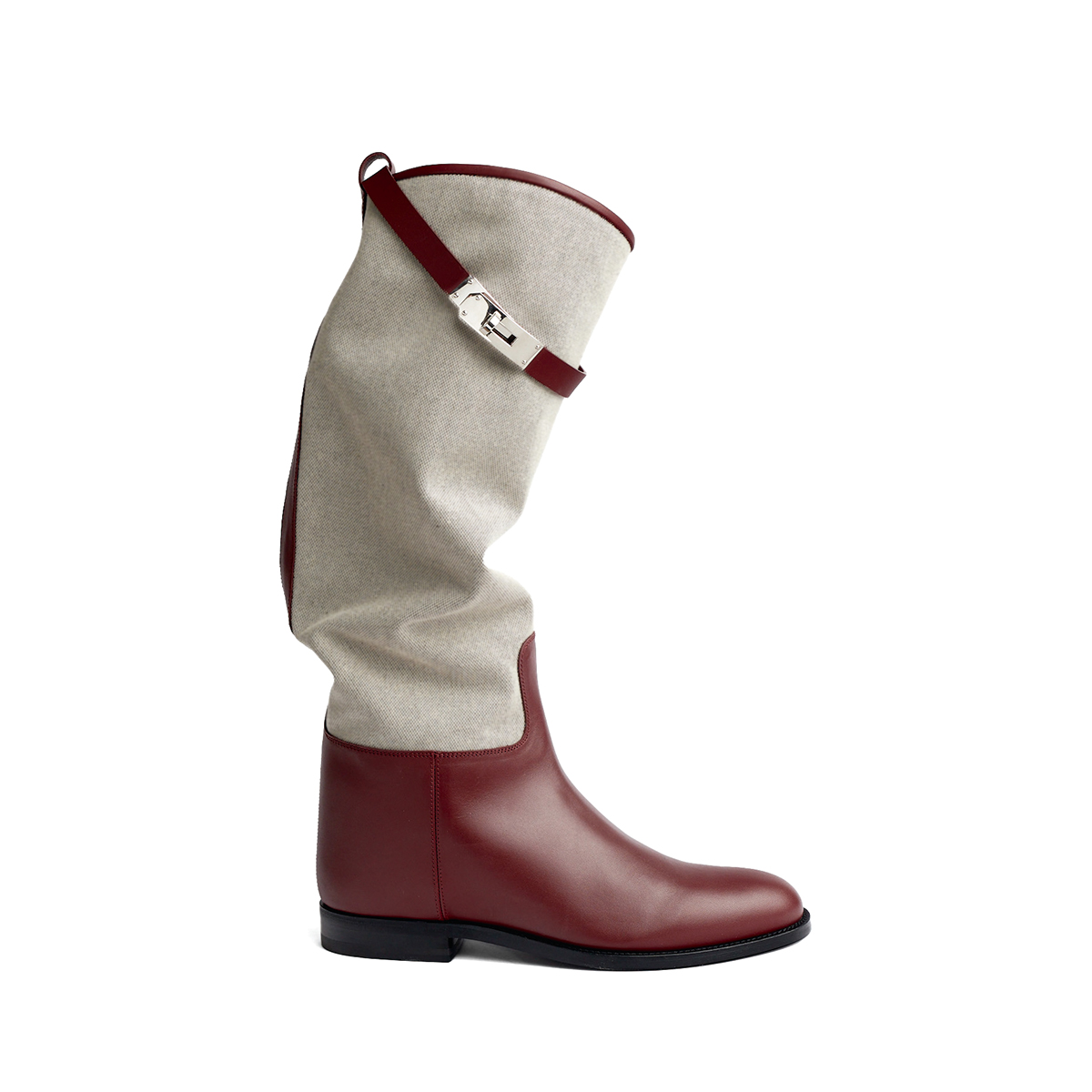 レザーとキャンバスのコンビブーツ¥496,100／Hermès（エルメスジャポン）