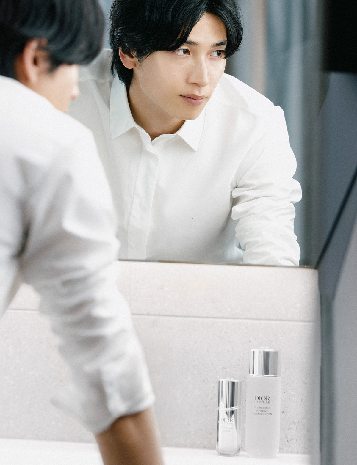 シャツ ¥115,000／Dior（クリスチャン ディオール）