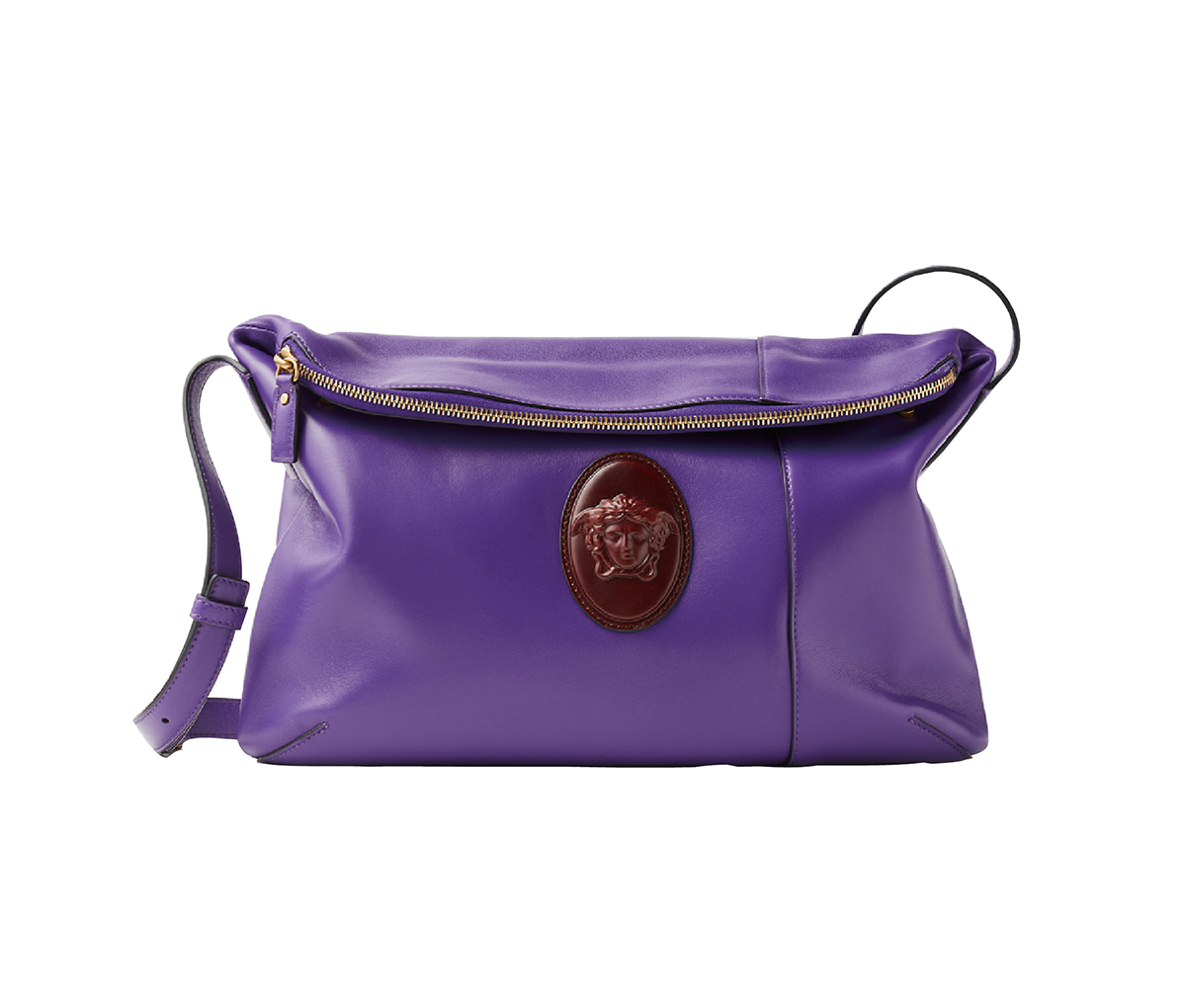 バッグ（W31×H21×D7cm）￥264,000／Versace（ヴェルサーチェ ジャパン）