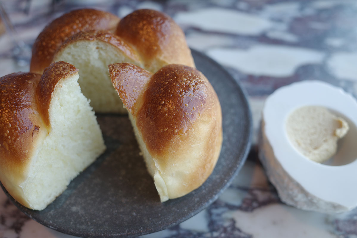 醤油麹バターといただく自家製のブリオッシュも絶品！