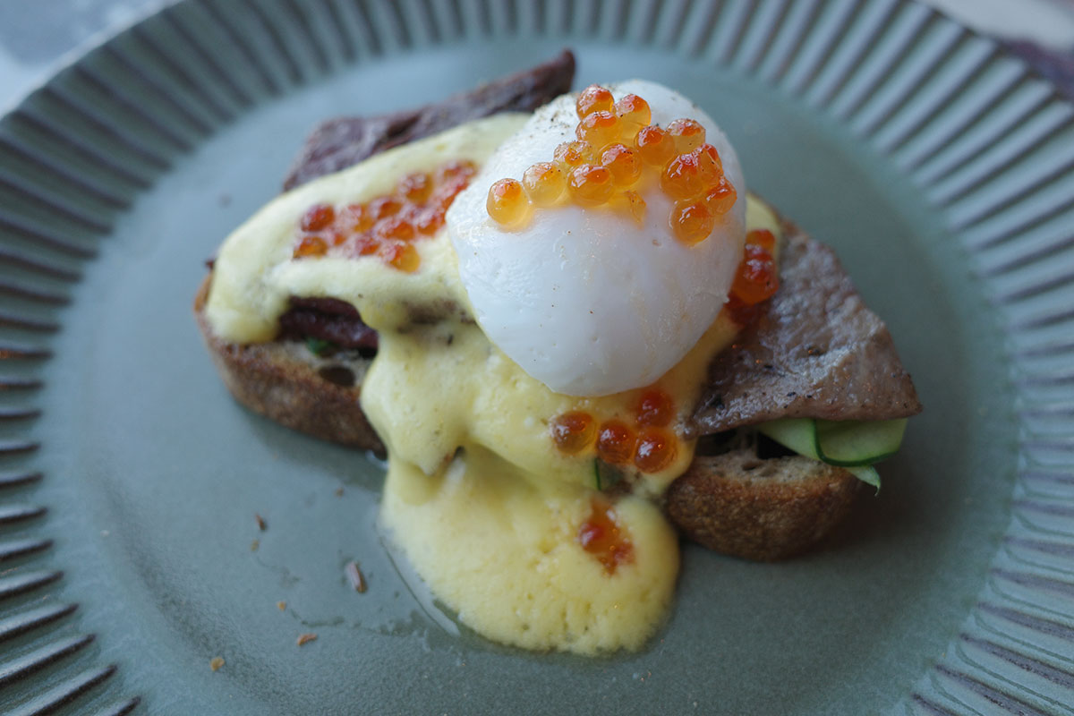 SURF&TURF エッグベネディクト