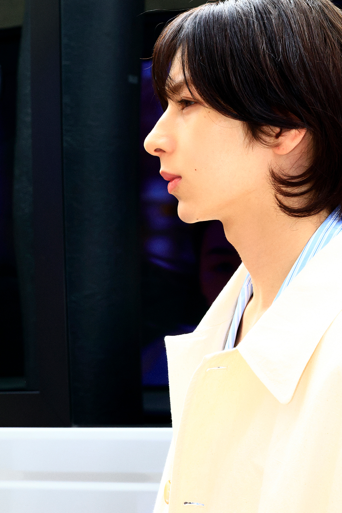 コート¥583,000　シャツ¥168,300　
パンツ¥147,400　パンツ¥168,300　サンダル¥178 , 200 ／ すべてDolce&Gabbana （ドルチェ&ガッバーナ ジャパン）