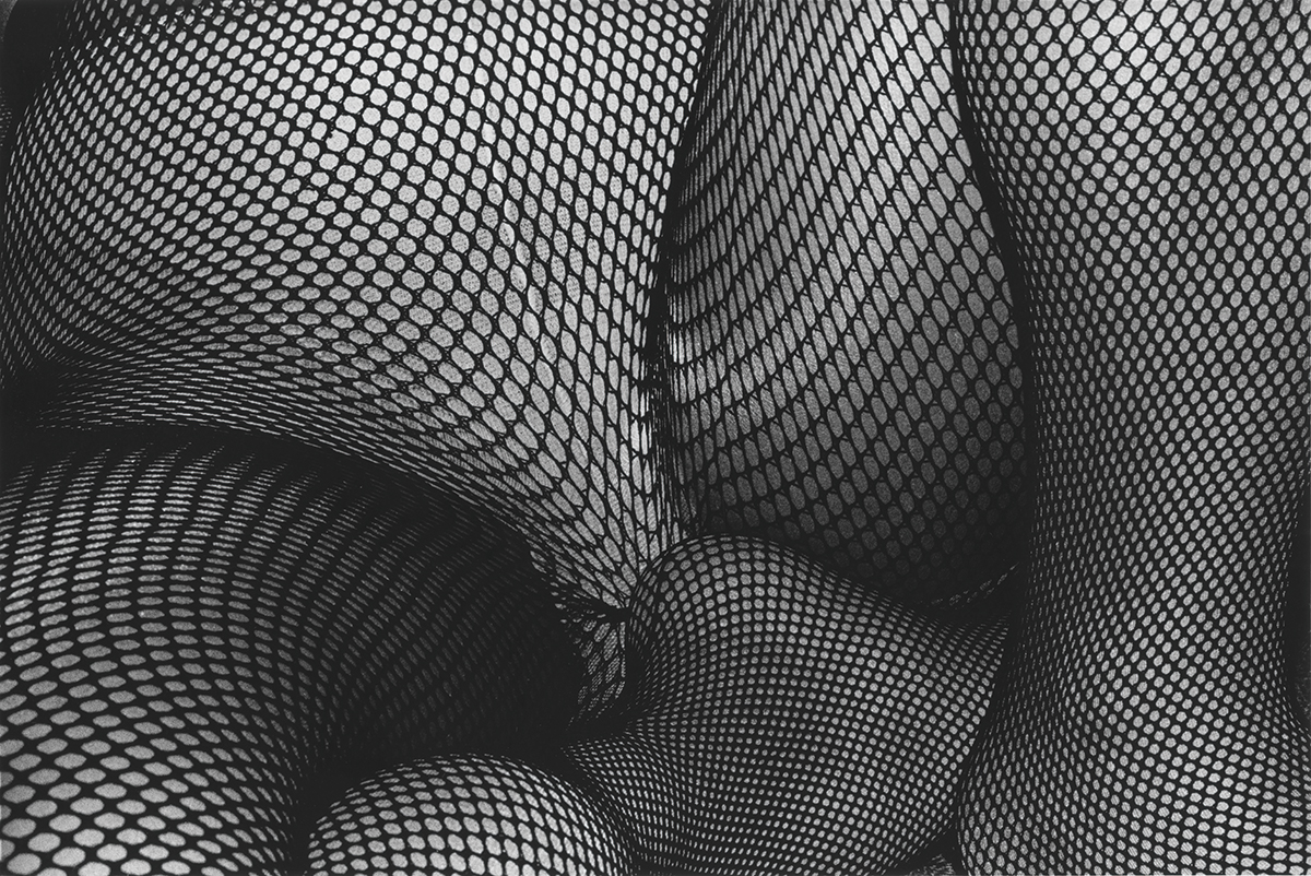 「美しい写真の作り方・6 下高井戸のタイツ」シリーズより  1987年、東京　© Daido Moriyama Photo Foundation