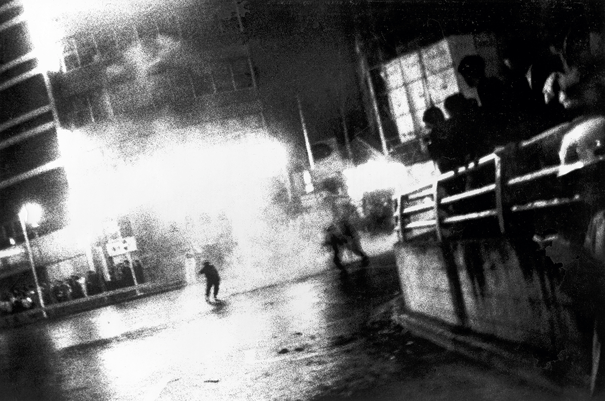 「アクシデント」シリーズより  1969年、東京　© Daido Moriyama Photo Foundation