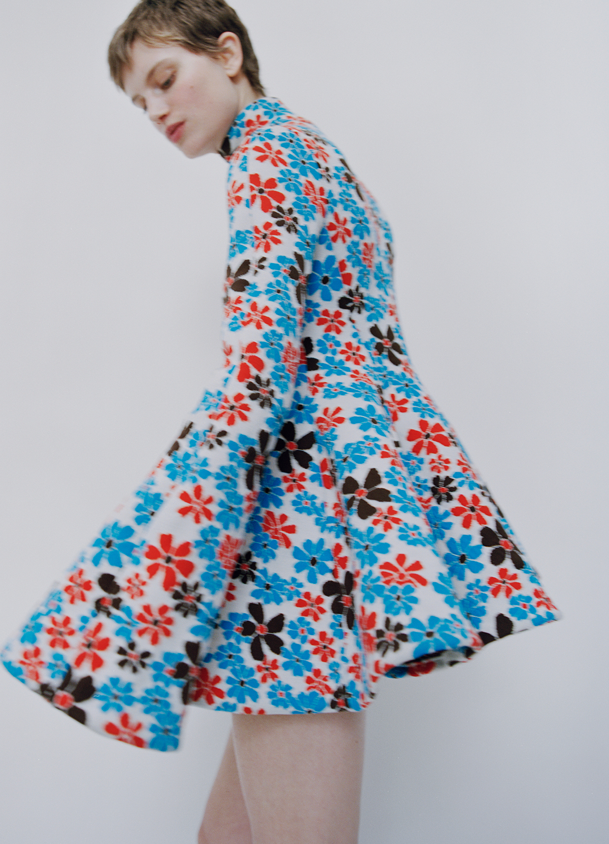 ドレス￥682,000（予定価格）／Celine（セリーヌ ジャパン）