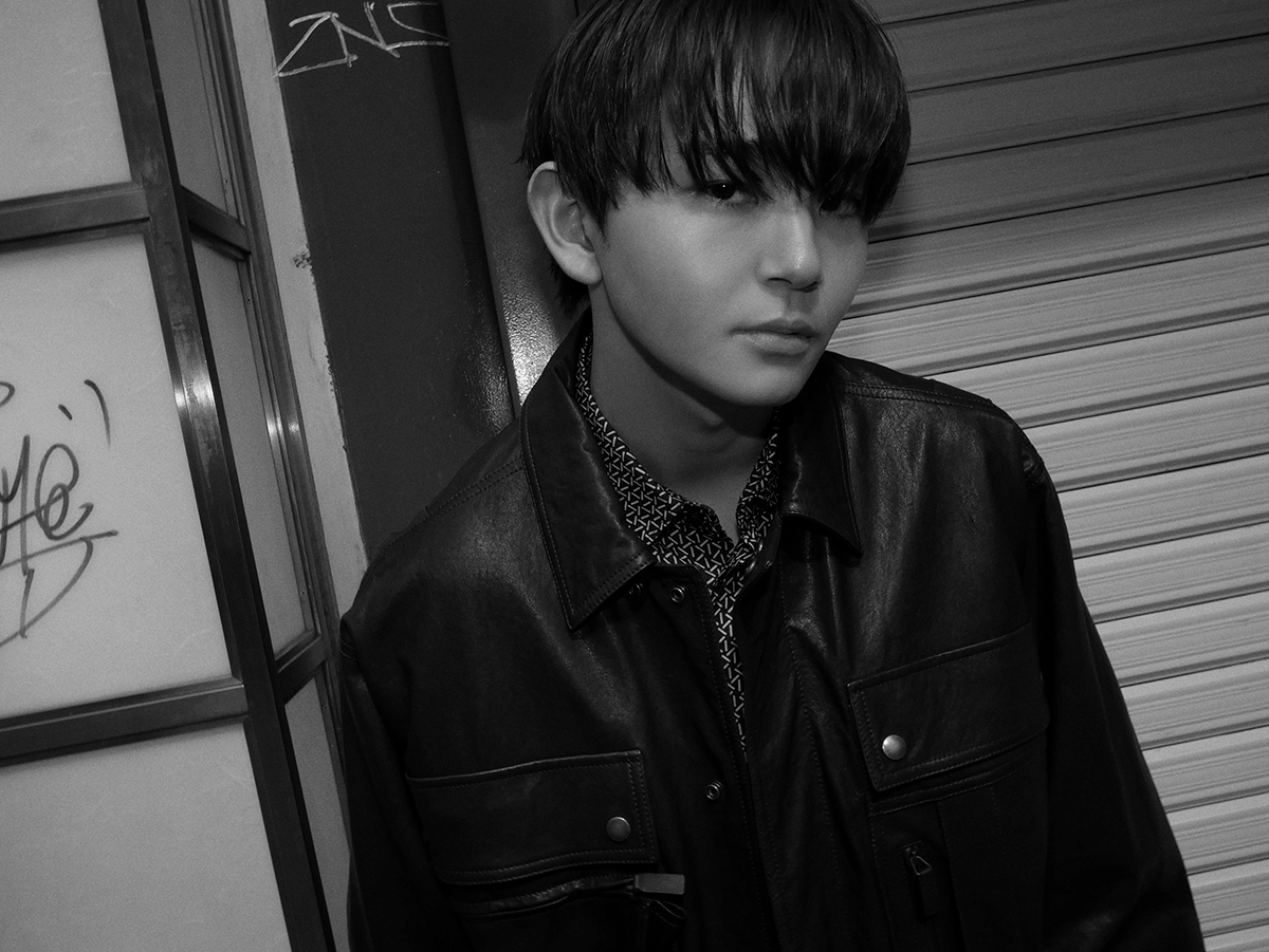 ジャケット¥374,000　シャツ
¥53,900　パンツ¥104,500　シューズ¥108,900／すべてEmpolio Armani （ジョルジオアルマーニ ジャパン）