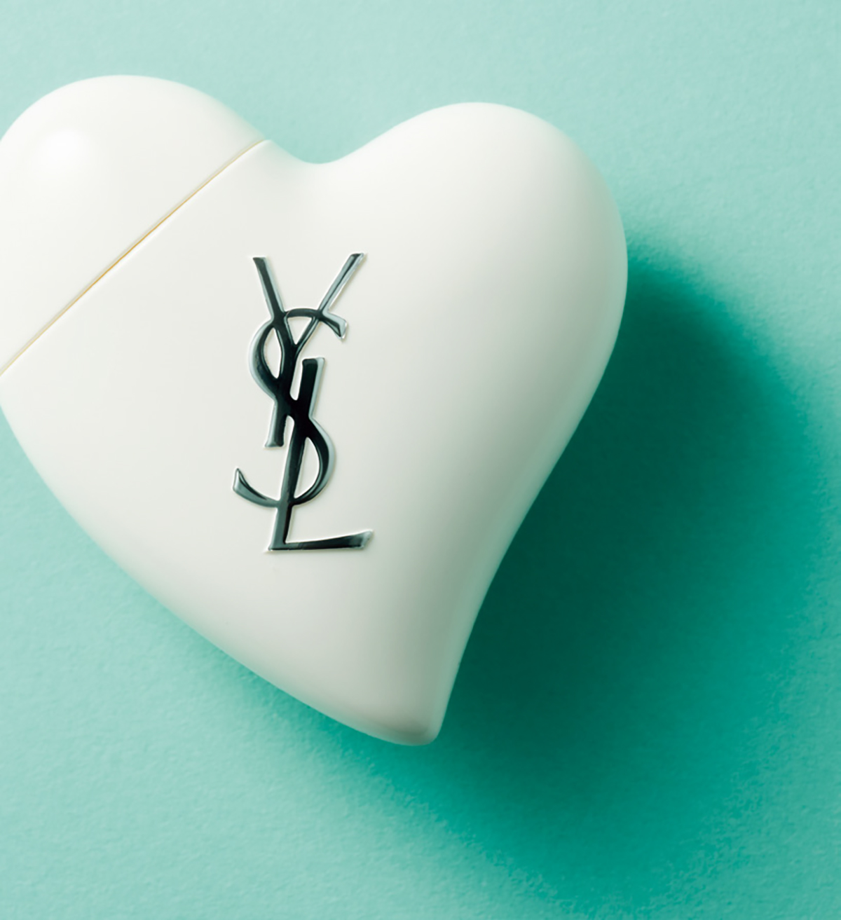ケアクラッシュ セラムクリーム  
50ml ￥8,580（6月12日発売）／Yves Saint Laurent（イヴ·サンローラン·ボーテ）