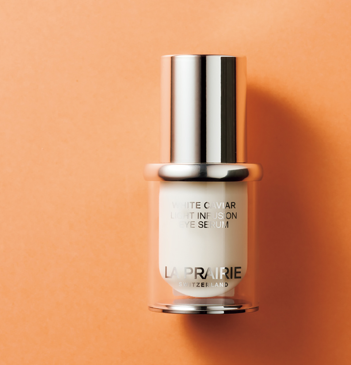 WC ライトインフュージョン アイセラム  
15ml ￥61,820／La Prairie（ラ・プレリー）