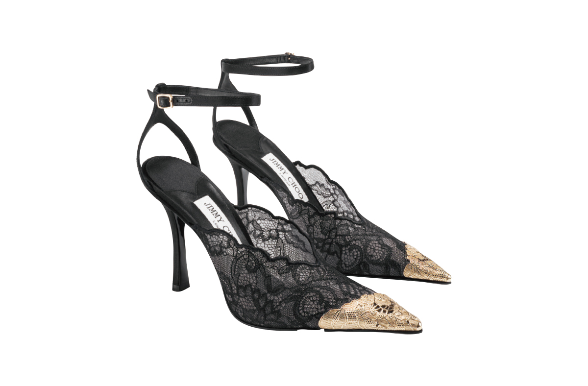 シューズ（ヒール10cm）￥237,600／Jimmy Choo（ジミー チュウ）