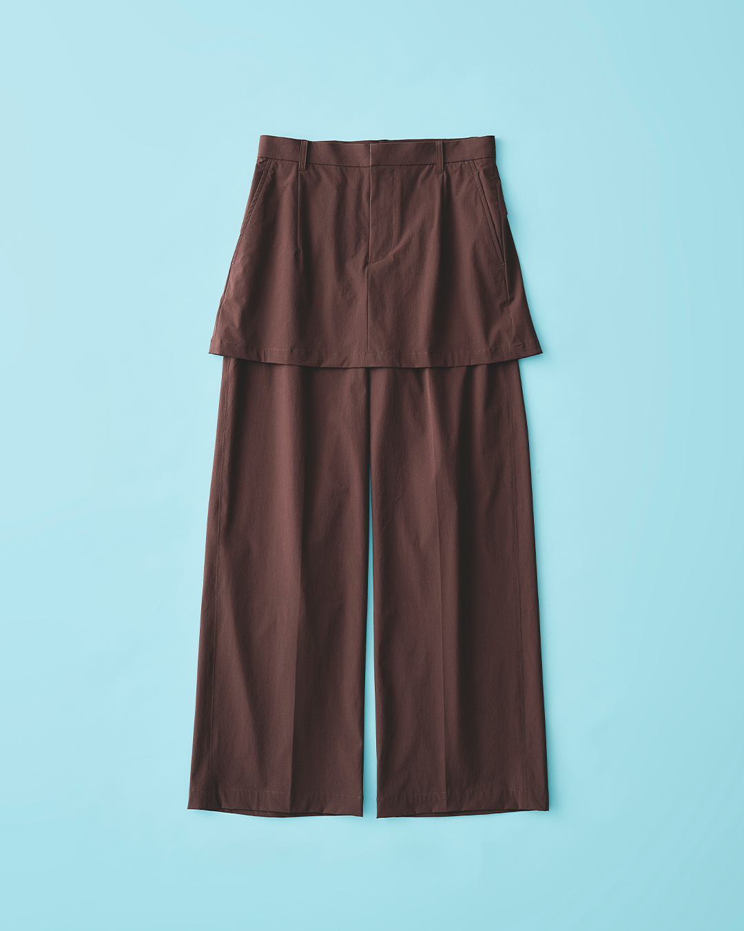 パンツ¥15,400／ànuke（アンヌーク 新宿ルミネ２店）
