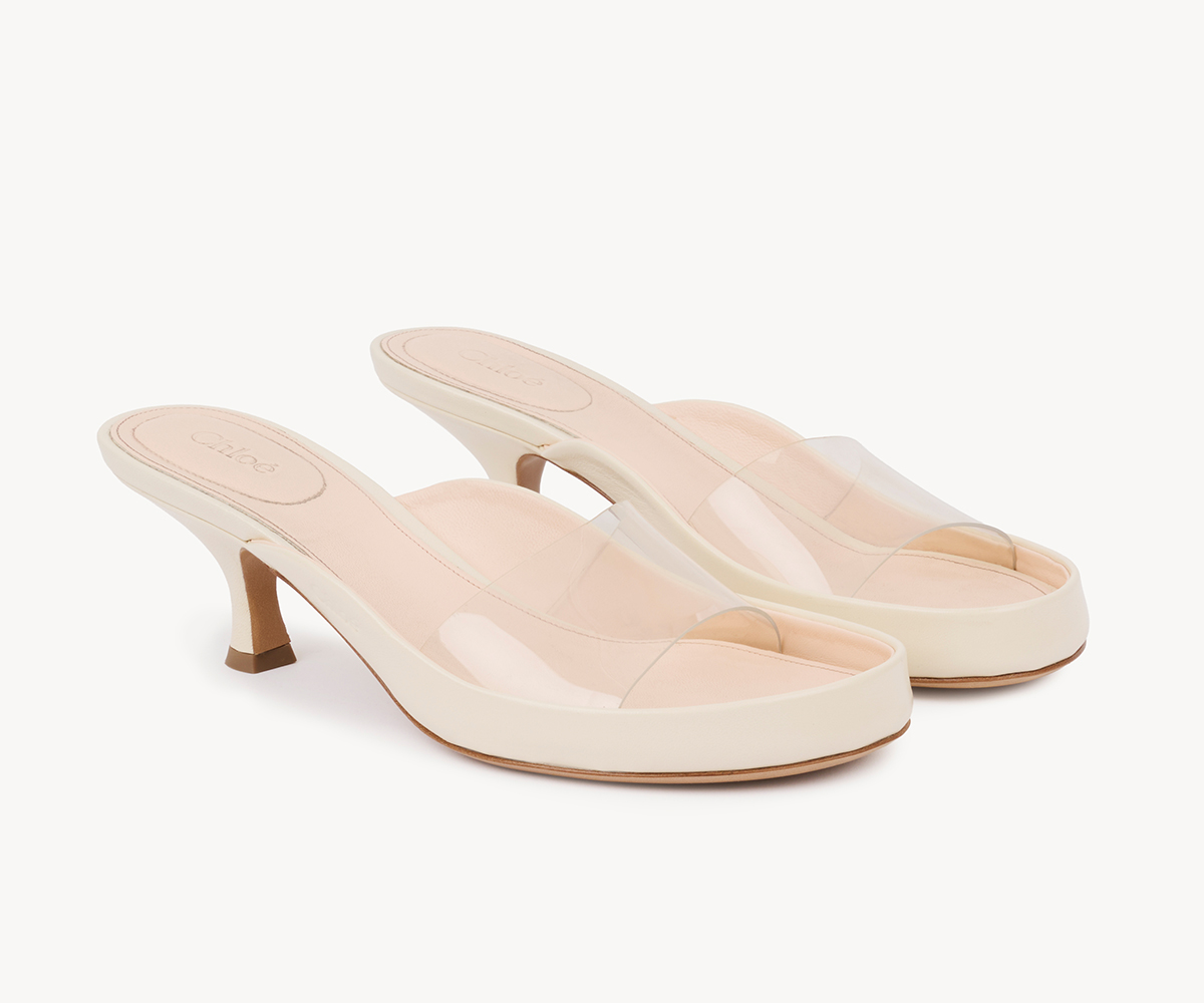 ヒール5.5cm ¥141,900/Chloé(クロエ カスタマーリレーションズ 03-4226-3883)