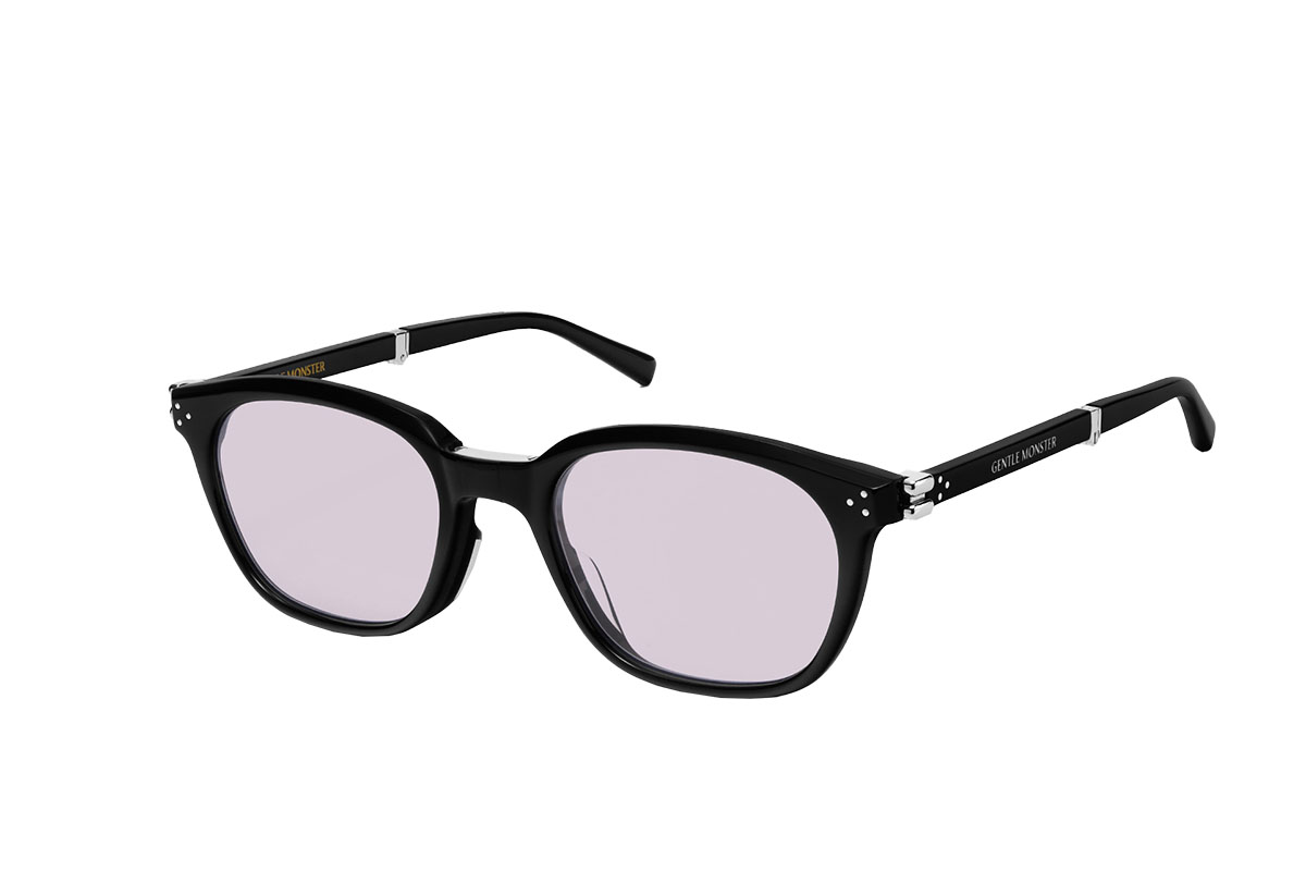 サングラス￥40,400／Gentle Monster（エム 03-6721-0405）