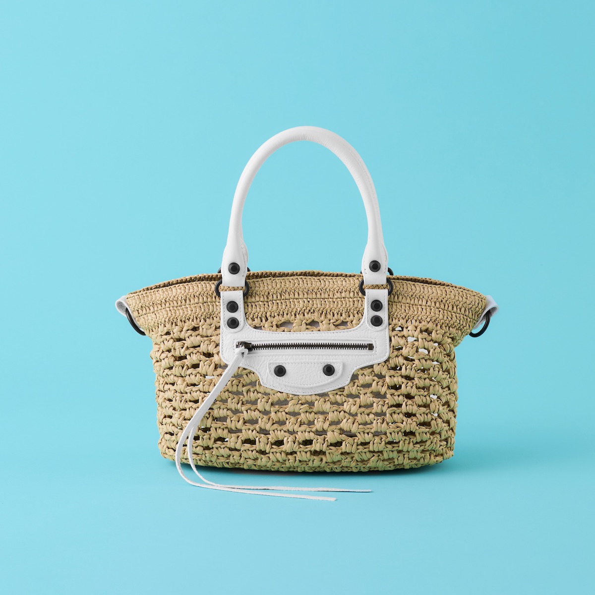 バッグ(H20×W27×D11cm)¥163,900 ※予定価格/Balenciaga(バレンシアガ クライアントサービス 0120-992-136)