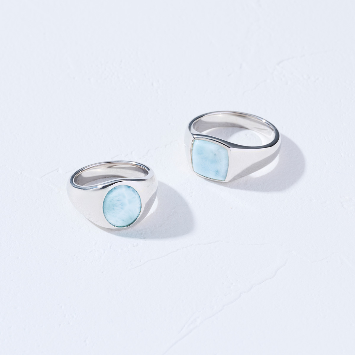 リング 各¥63,900/ともにTom Wood(トムウッド 青山店 03-6447-5528)