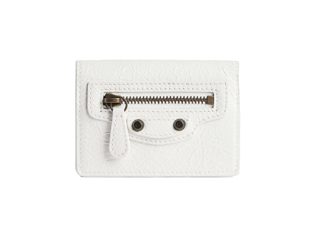 ウォレット（W10×H7×D4cm）￥82,500（予定価格）／Balenciaga（バレンシアガ クライアントサービス 0120-992-136）