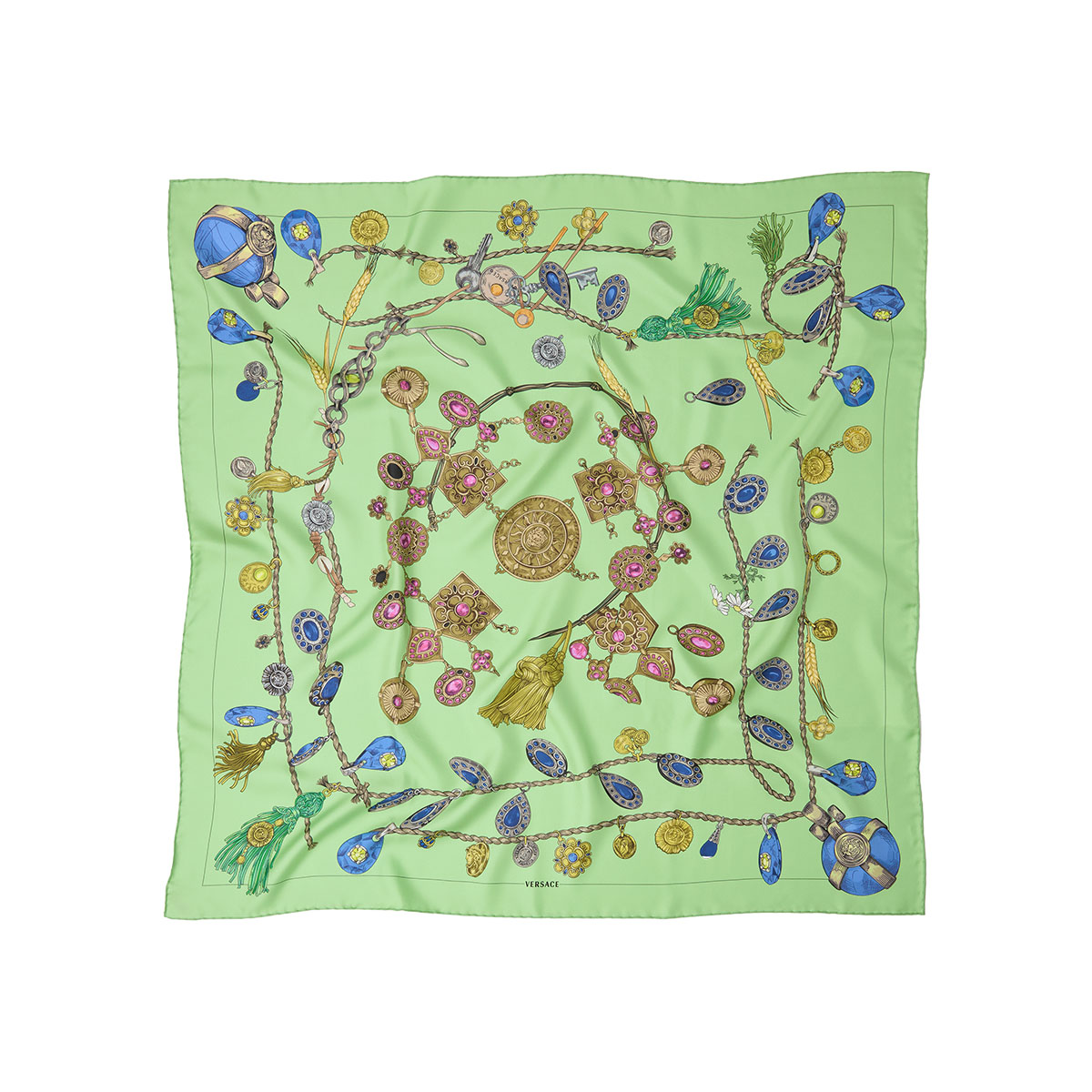 スカーフ（W90×H90cm）￥84,700／Versace（ヴェルサーチェ ジャパン www.versace.jp）