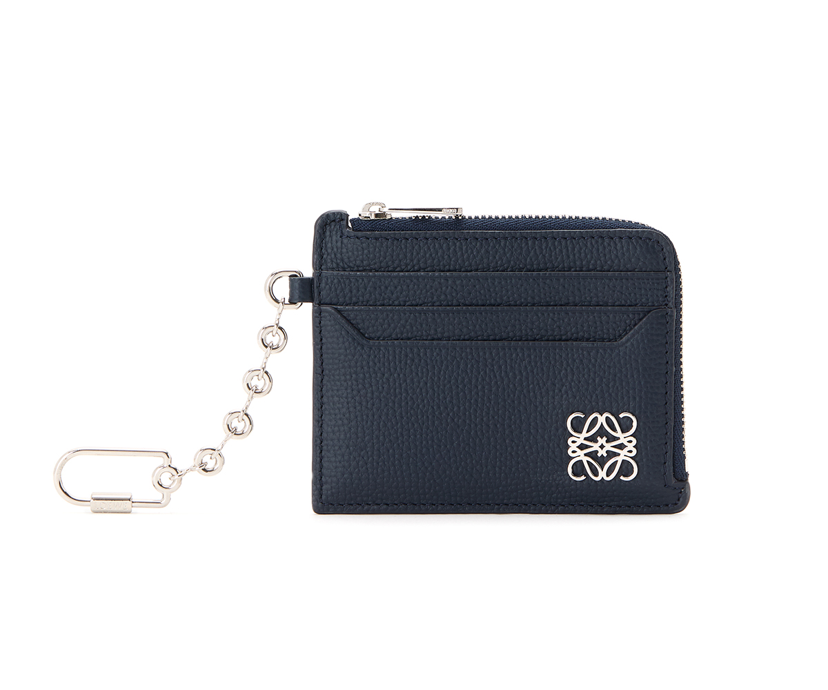 フラグメントケース（W11×H8.8×D1cm）￥69,300／Loewe（ロエベ ジャパン クライアントサービス 03-6215-6116）