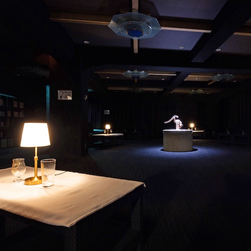 岡田裕子
『井戸端で、その女たちは』2025 展示風景:「神戸六甲ミーツ・アート2025 beyond」 撮影:高嶋清俊 ©︎ OKADA Hiroko
Courtesy of Mizuma Art Gallery
