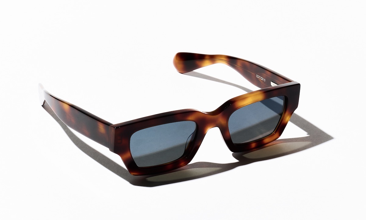 サングラス¥101,310/Oliver Peoples(ルックスオティカジャパン カスタマーサービス 0120-990-307)