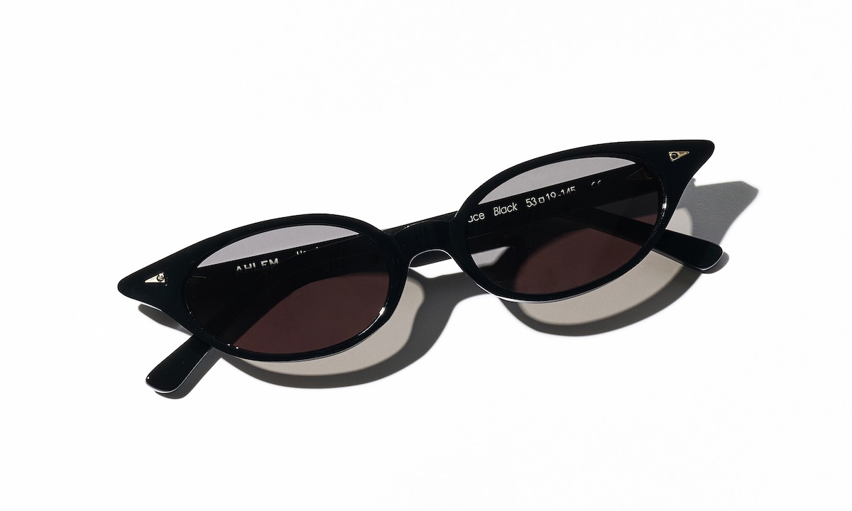 サングラス¥86,900/Ahlem(エドストローム オフィス 03-6427-5901)