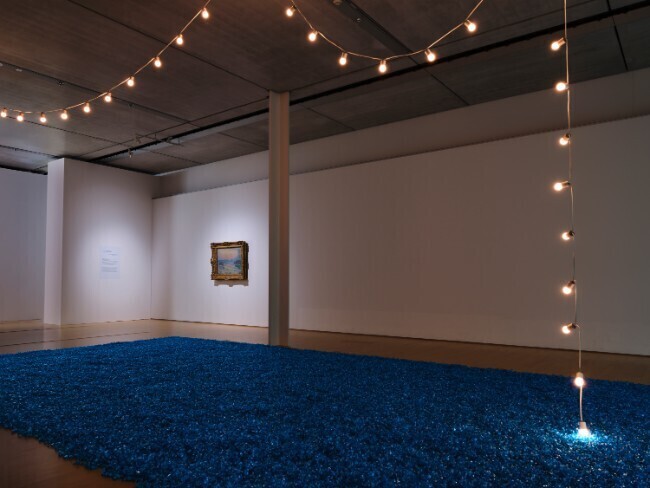 展示風景より。「あたらしい目—モネと21世紀のアート」ポーラ美術館（2026年） 撮影：中川周