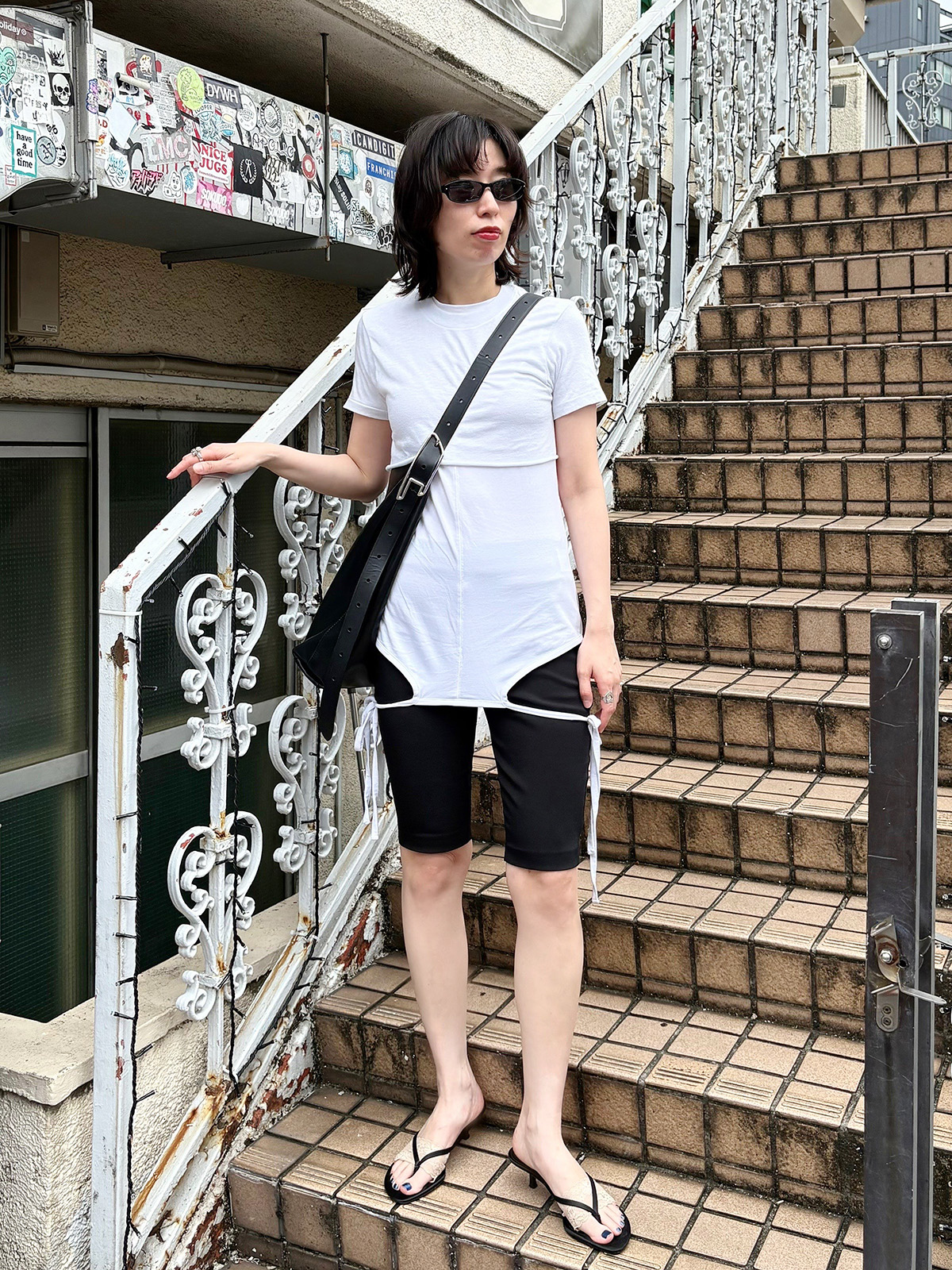 上に重ねたTシャツ/ユーズド ボトム/ニーヴ バッグ/ディーゼル サンダル/ザラ サングラス/ボニークライド