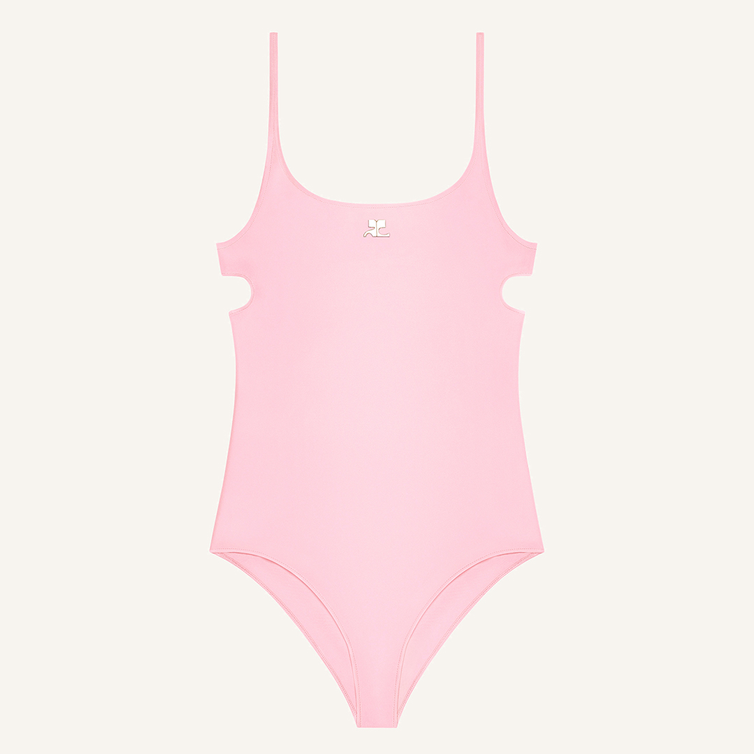 スイムウェア¥58,000／Courrèges（エドストローム オフィス）