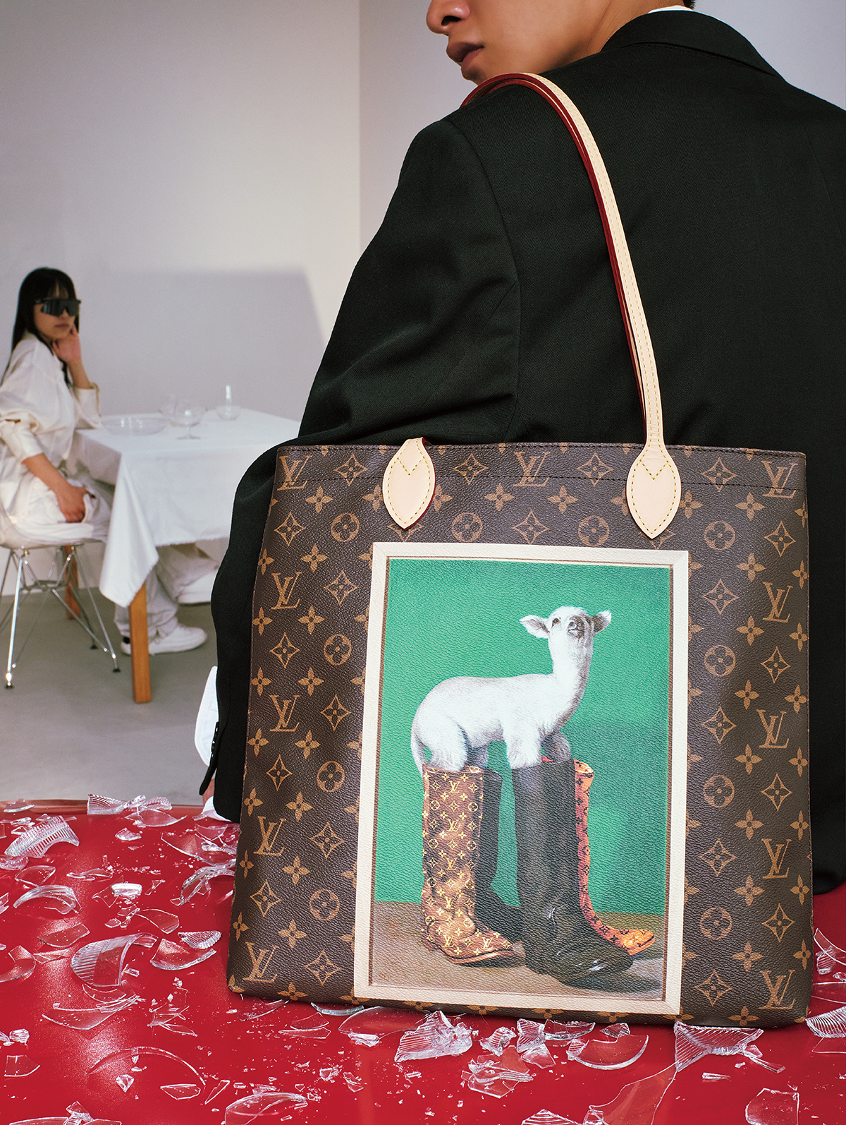 バッグ(H37×W37×D2cm)¥334,400/Louis Vuitton (ルイ・ヴィトン クライアントサービス)