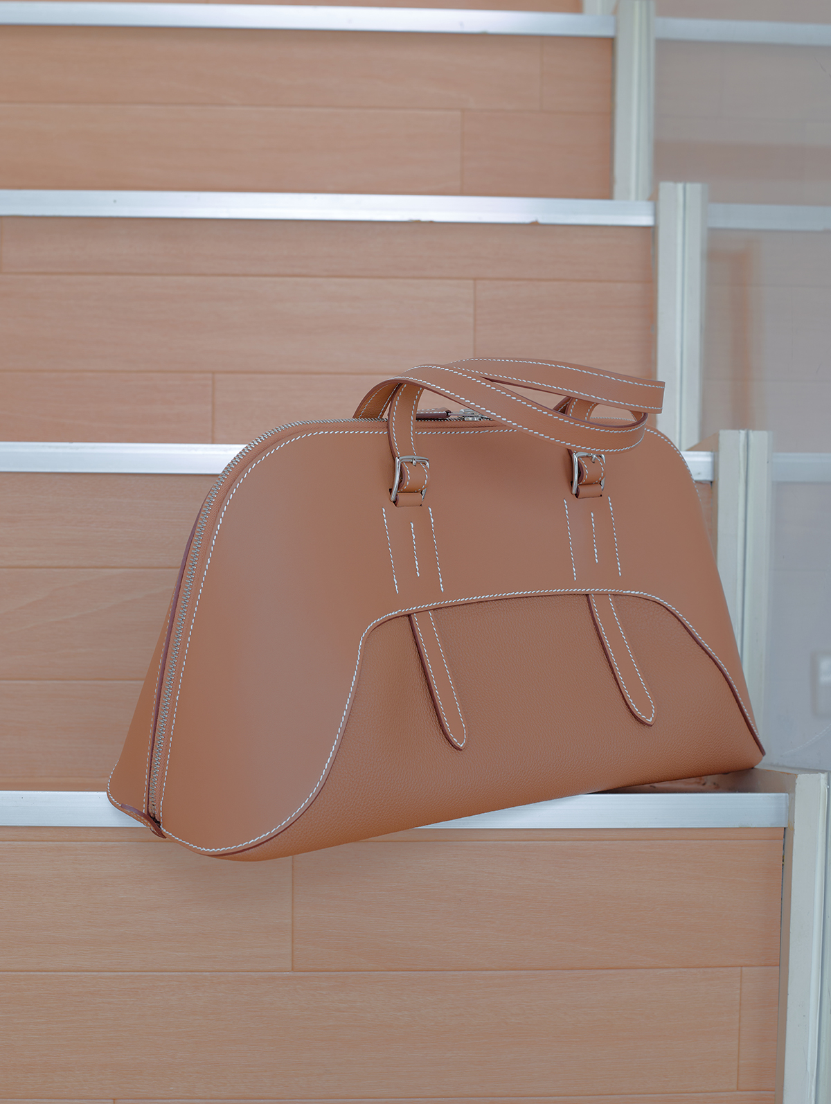 バッグ(H23×W39×D18cm)¥1,518,000/Hermès (エルメスジャポン)