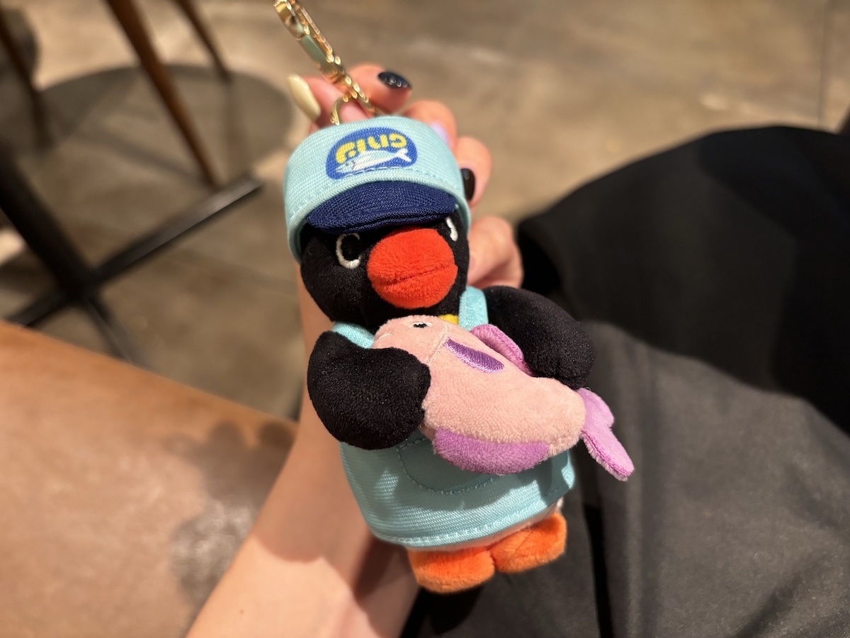 お持ち帰りしたピングーのチャーム。漁師風なのがかわいい。