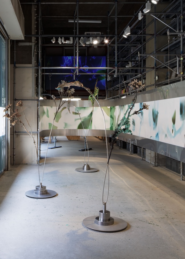 Installation view of the exhibition / Skills Academy “Metal Learning –Summer Class” 2026｜スキル・アカデミー「金属に学ぶ、五感で考える：夏のオープンクラス」展示風景（2026年）　© Nacása & Partners Inc./ Courtesy of Fondation d'entreprise Hermès