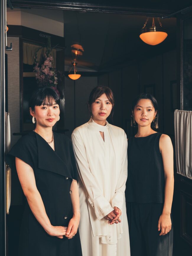 写真左から、古川葵、首藤凜、田中さくら