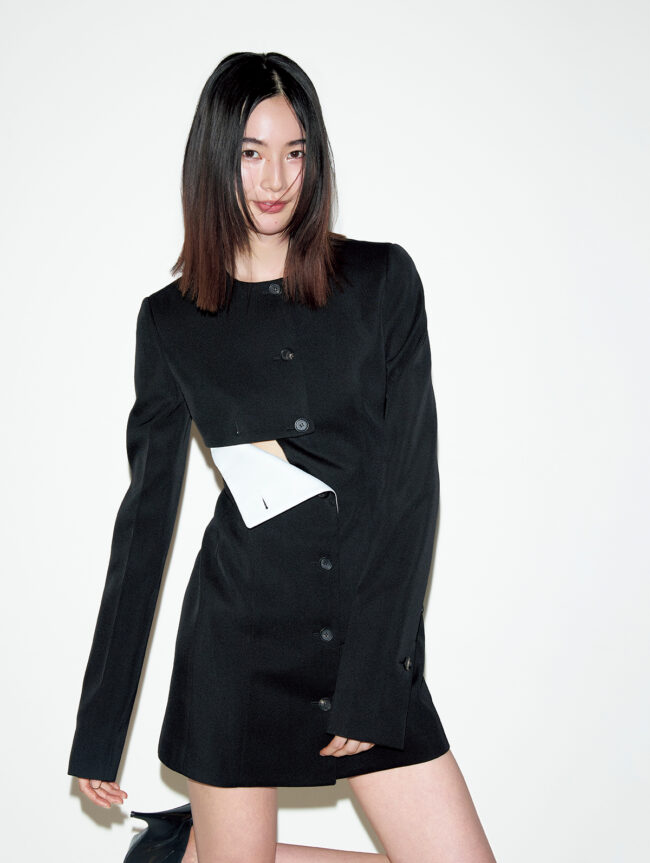 ドレス¥418,000 シューズ¥203,500/ともにFerragamo(フェラガモ・ジャパン)