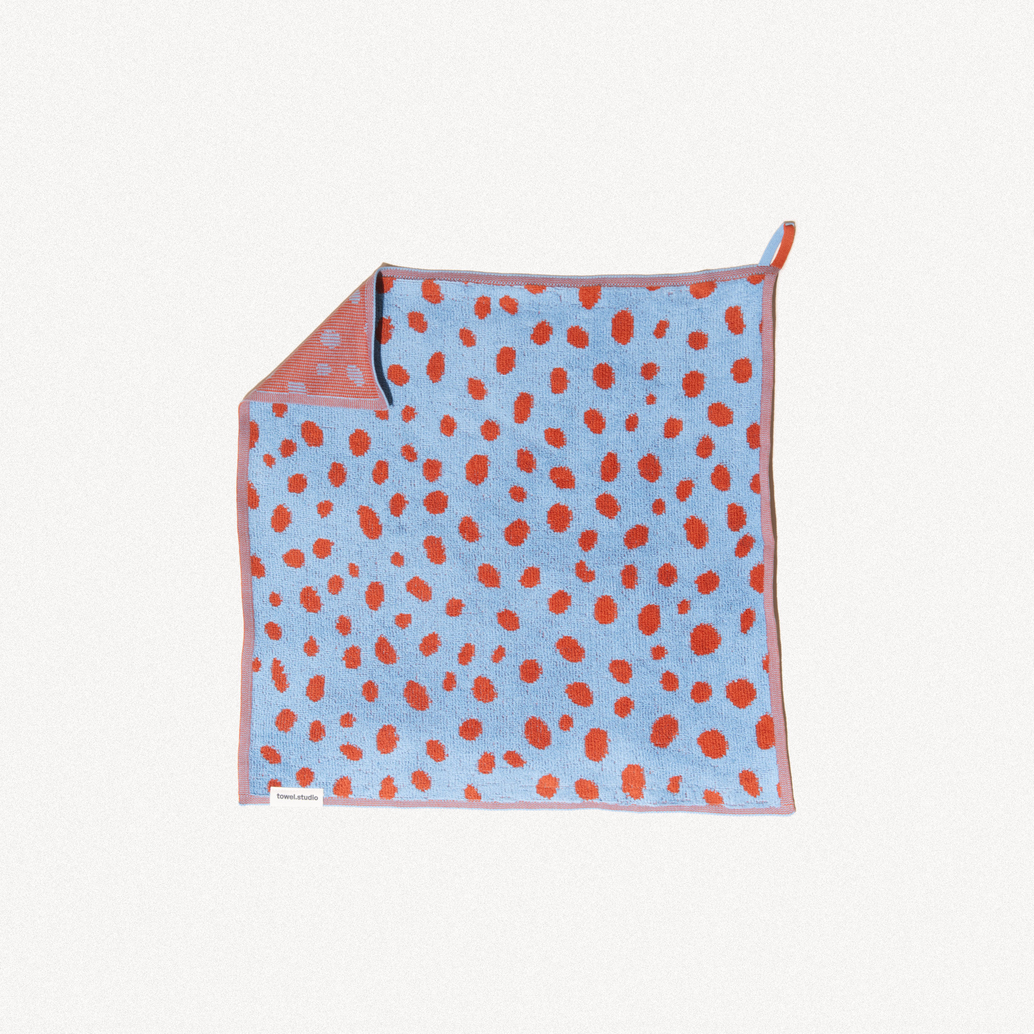 (W30×H30cm)¥3,960/towel.studio(チェルシー customer@chelsea.co.jp)